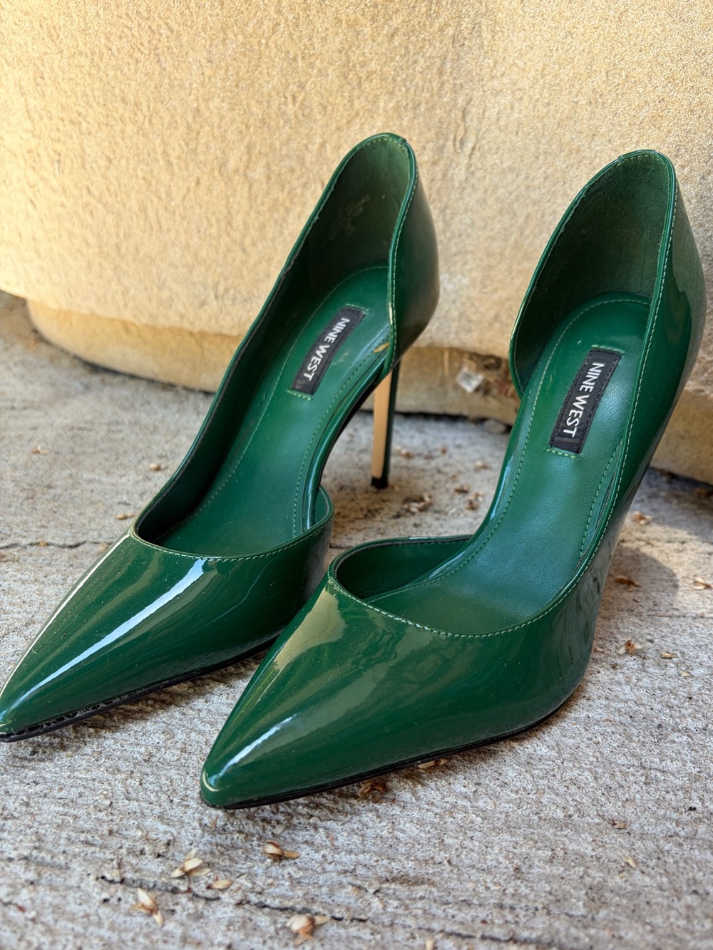 Nine West Green pump